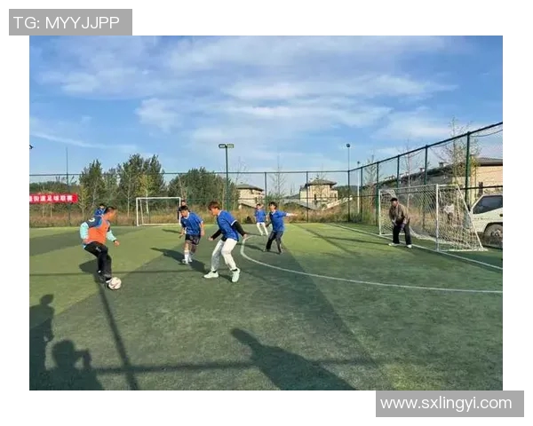 激情开场足球巨星闪耀绿茵点燃全场观众热血时刻 激情开场足球巨星闪耀绿茵点燃全场观众热血时刻