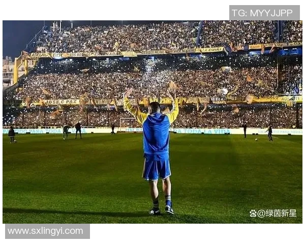 足球场上逝去球星的最后告别与传奇葬礼背后的深情纪实 足球场上逝去球星的最后告别与传奇葬礼背后的深情纪实