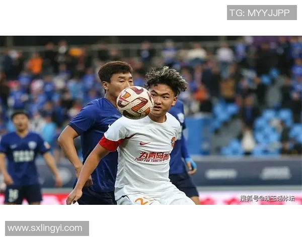 中国足球联赛球星风采展现 各大球队主力球员个人表现与赛季贡献分析