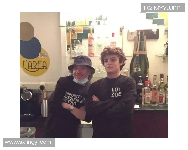 足球球星纷纷迎来儿子，揭秘这些球员的父爱瞬间与家庭幸福